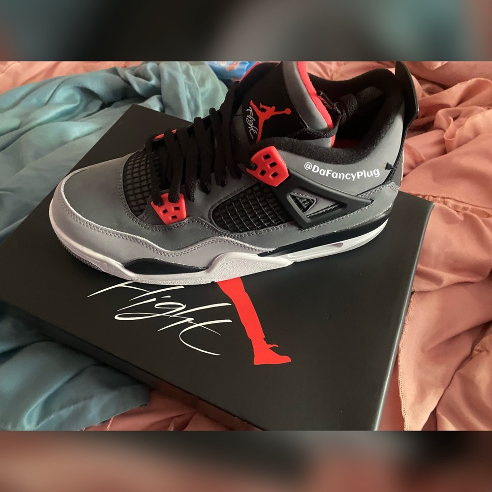 Retro Jordan 4 “infared”